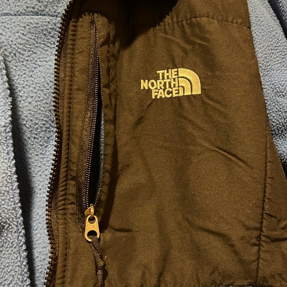 The North Face light blue and black jacket women’s medium - Picture 3 of 6
